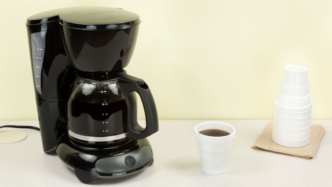 How to clean a coffee maker with vinegar